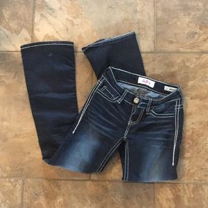 Beautiful bootcut jeans by Daytrip!